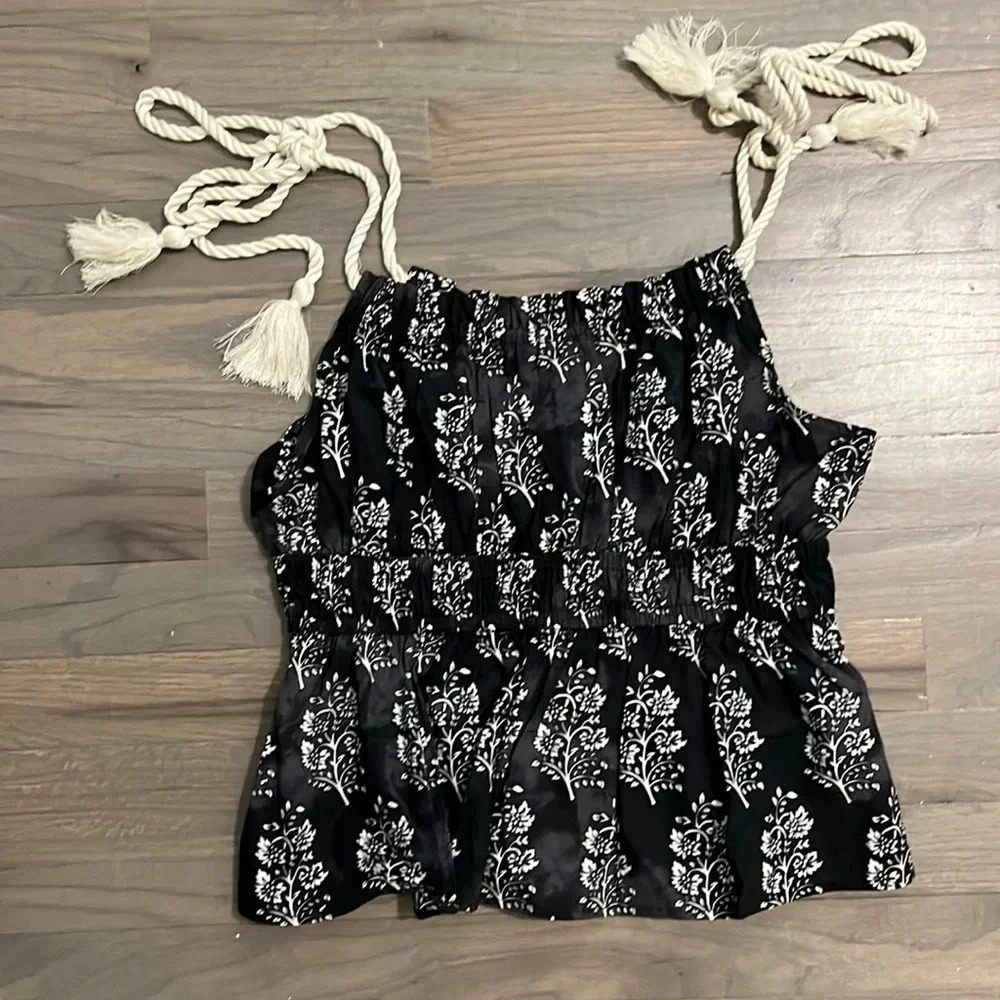 NWT! Moon river Peplum Boho Tassel Rope Tied Tank Top black & White M